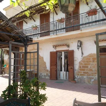 Agriturismo Due Ganee ファームステイ